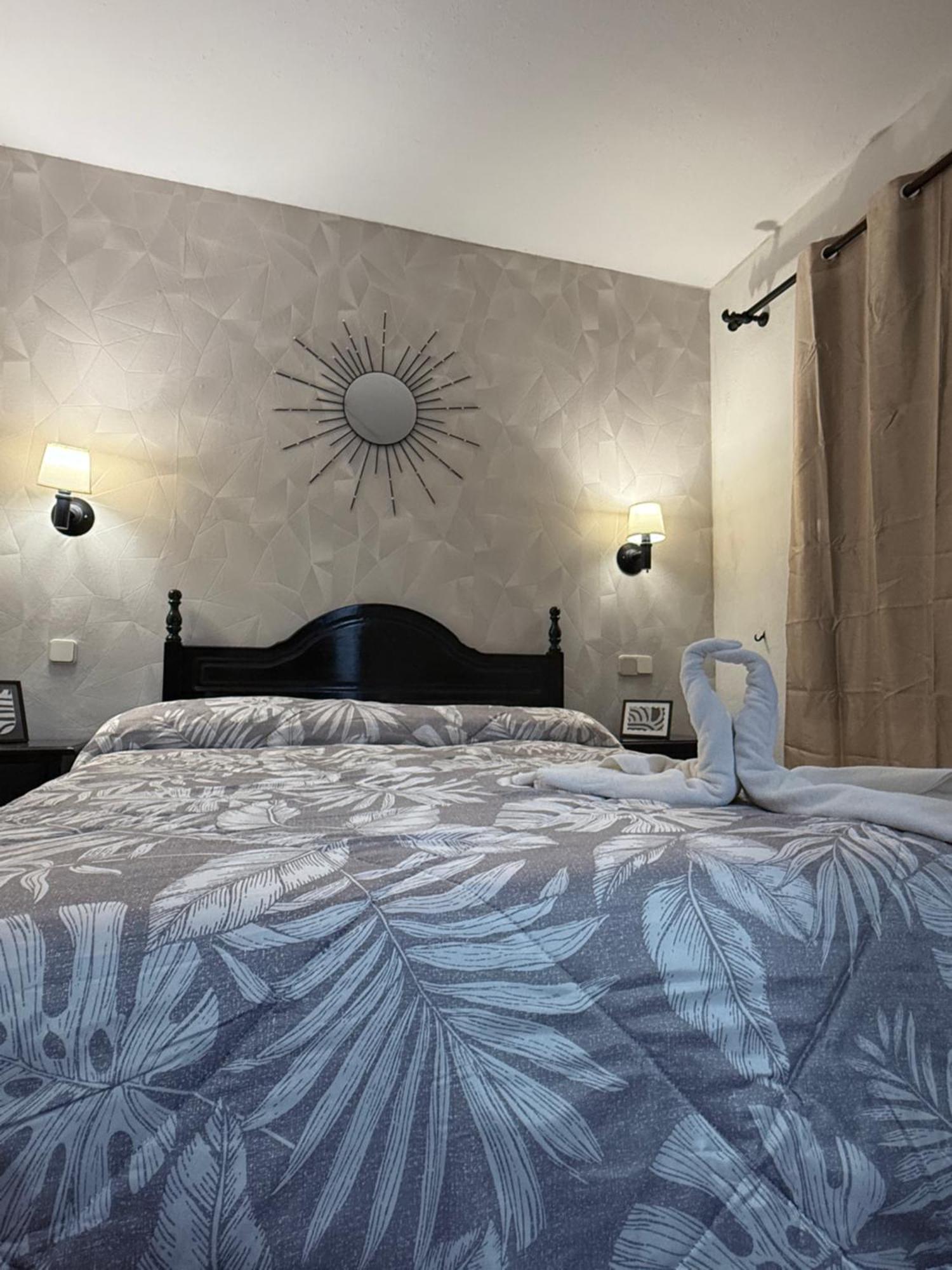 El Valle Hostal Restaurante Ла-Прадера-де-Навалорно Экстерьер фото