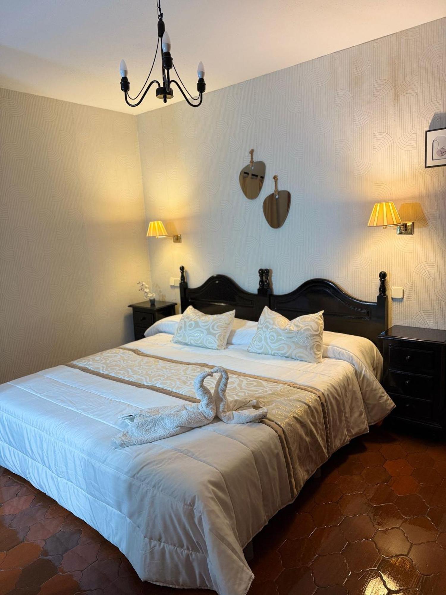 El Valle Hostal Restaurante Ла-Прадера-де-Навалорно Экстерьер фото