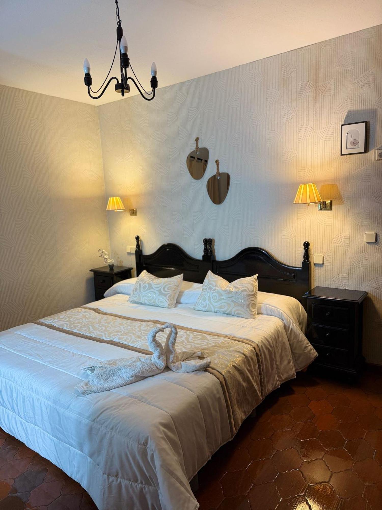 El Valle Hostal Restaurante Ла-Прадера-де-Навалорно Экстерьер фото